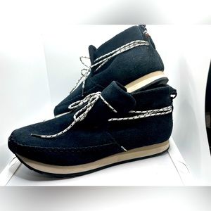 Tom’s Moccasin Sneaker